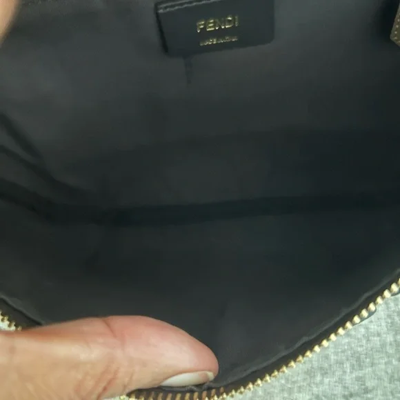 Fendi Logo Brown Belt Bag with White and Yellow Details - Picture 4 of 7